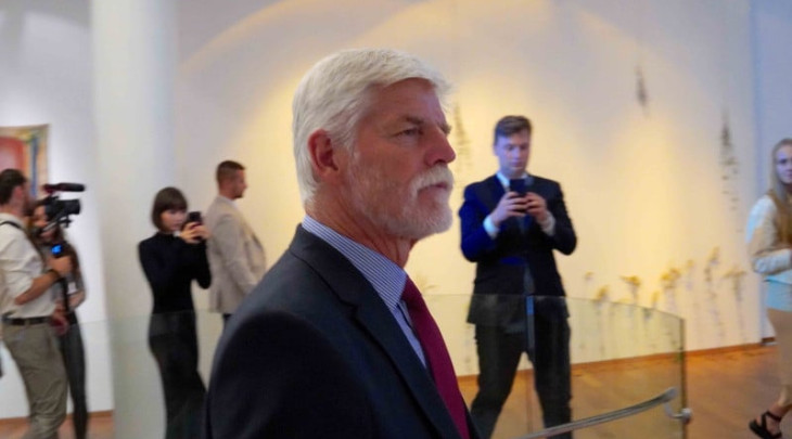 © Bruce C. T. Bybee