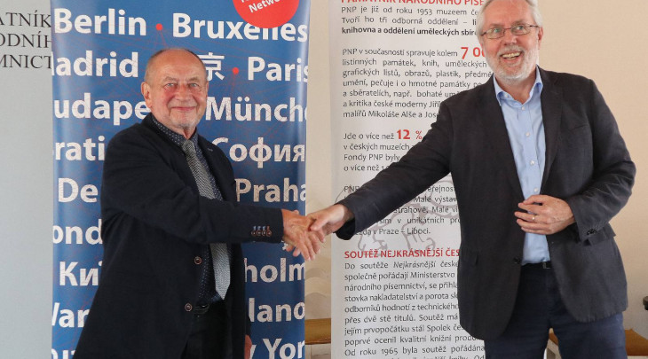 Podpis memorand o spolupráci mezi Českými centry a Památníkem národního písemnictví