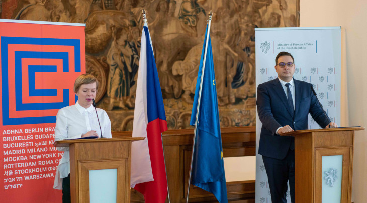 Jitka Pánek Jurková, generální ředitelka Českých center a Jan Lipavský, ministr zahraničních věcí ČR © Česká centra