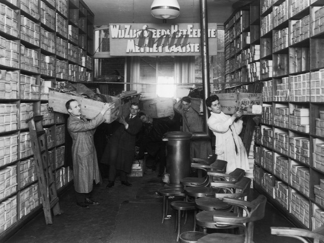 Nejstarší dochovaná fotografie prodejny Tomáše Bati v Rotterdamu z roku 1926 © SOkA Zlín-Klečůvka