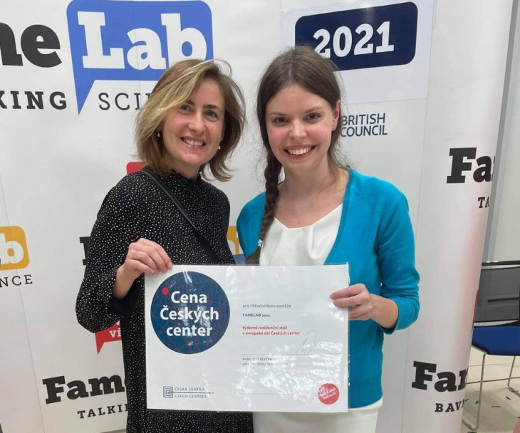Kristýna Holanová získala cenu Českých center ve FameLab 2021 © Alena Kopečná