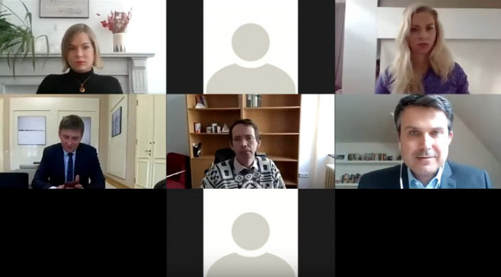 Kulturní diplomacie není periferií zahraniční politiky. Přináší jí náboj i emoce.