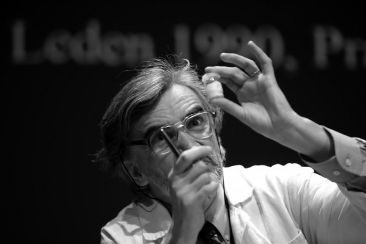 The Elegance of the Molecule © Hynek Glos